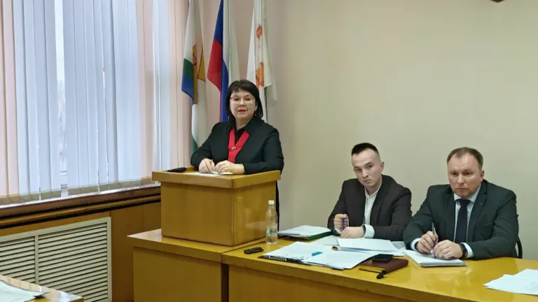 В Слободском прекращены полномочия главы города Ирины Желваковой