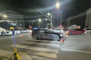 В Кирове «Мерседес» сбил двоих детей на улице Ивана Попова