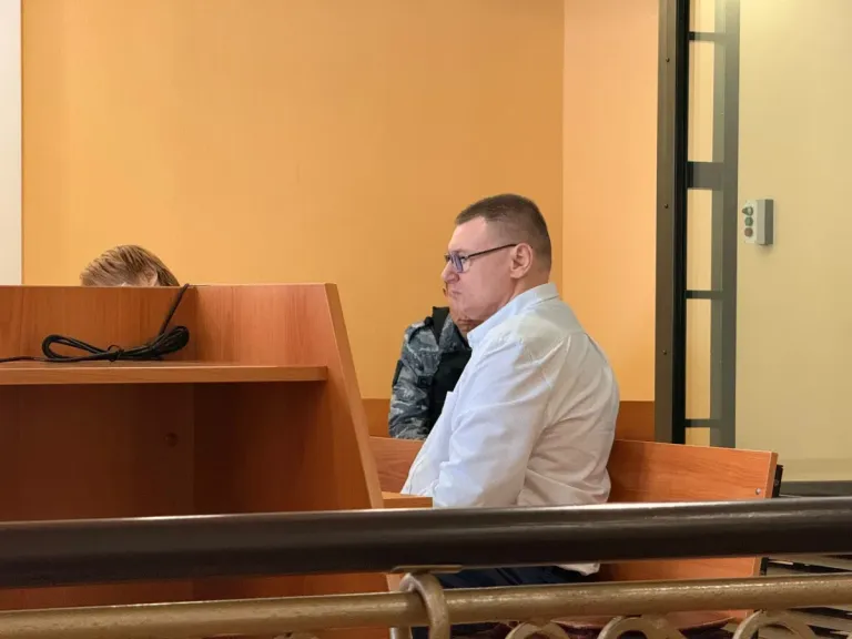 Долгих из СИЗО рассказал о профучете и быте