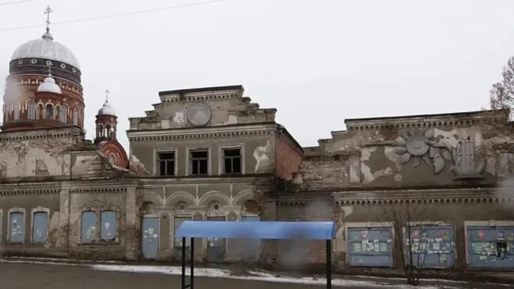 Аварийное здание театра в Уржуме выставили на торги