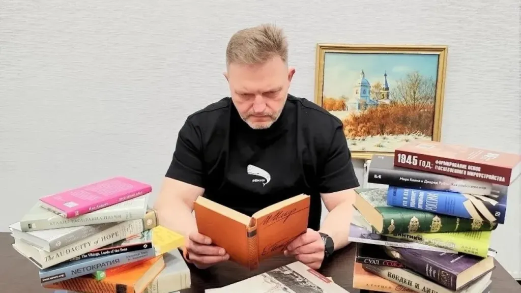 Экс-губернатор Белых начал писать статьи для журнала